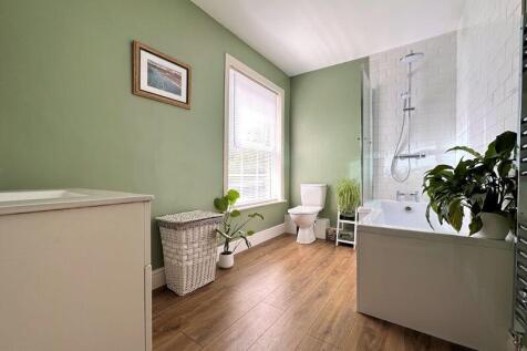 En Suite Bathroom