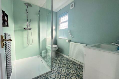 En Suite Shower Room