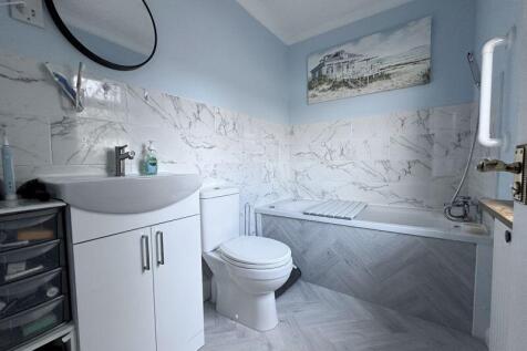 En Suite Bathroom