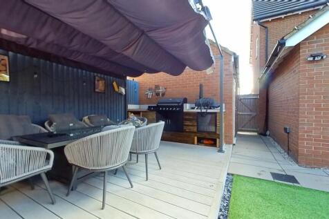 GARDEN KITCHEN