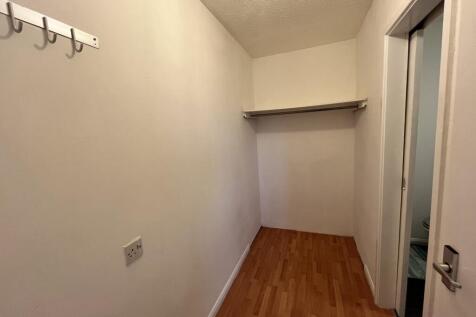DRESSING ROOM