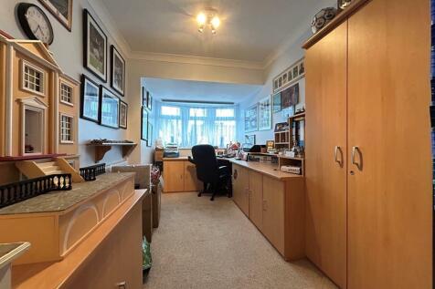 STUDY / BEDROOM THREE