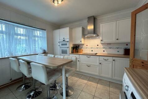 KITCHEN BREAKFAST ROOM