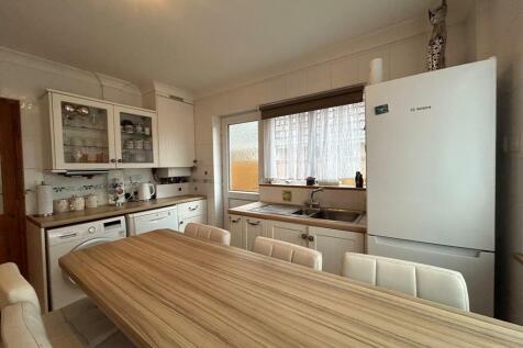 KITCHEN BREAKFAST ROOM