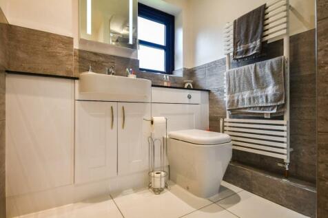 en-suite shower room