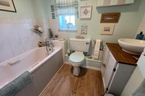 BATHROOM SUITE