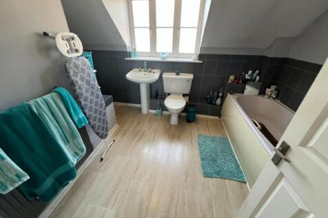 Bathroom suite