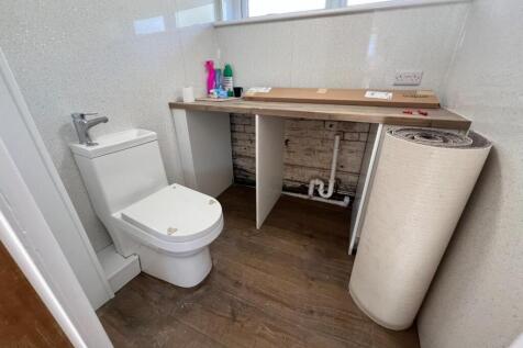 Cloakroom/Utility room