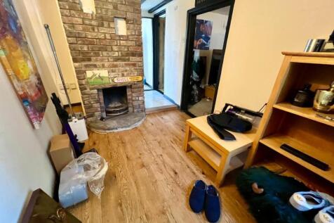 Entrance Hall/Study