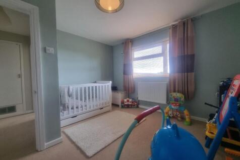 18 Tweed Close B2.jpg