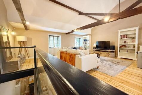 Kitchen/ Diner/ Lounge