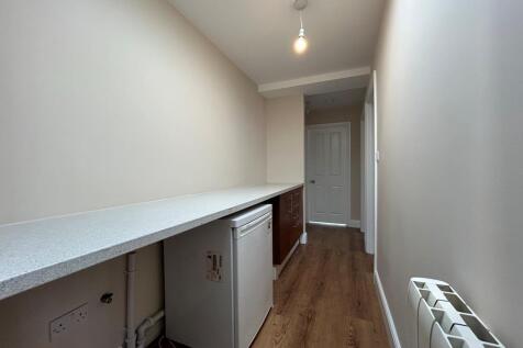 UTILITY / HALL