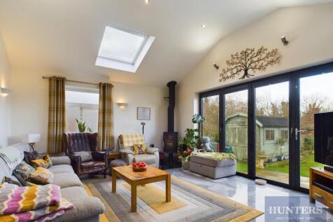 Living Room/Kitchen