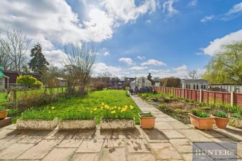 CAM02256G0-PR0268-STILL013.jpg