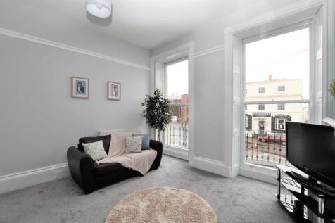 Living Room / Kitchen