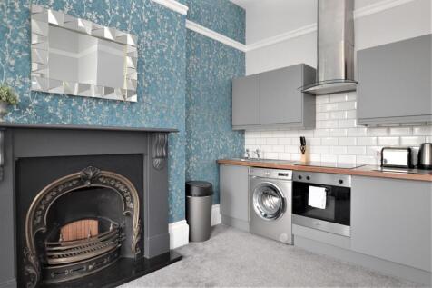 Living Room / Kitchen
