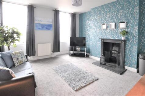 Living Room / Kitchen