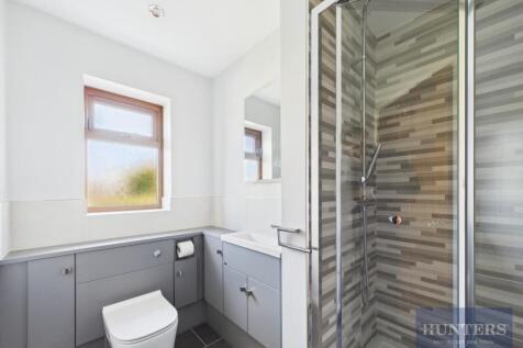 Bathroom (Ground Floor)