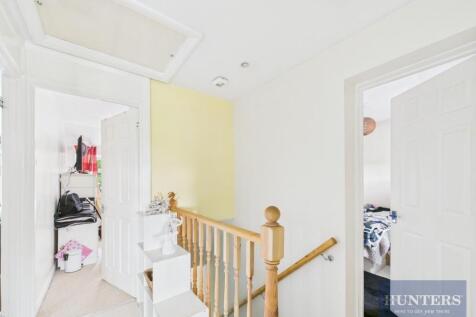 CAM02256G0-PR0331-STILL028.jpg