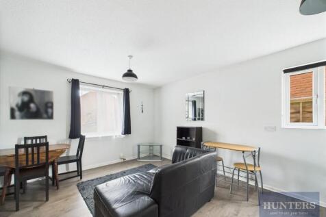 Kitchen / Living Area