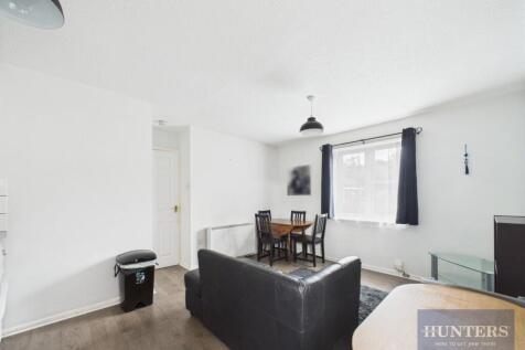 Kitchen / Living Area