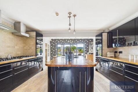 Kitchen / Breakfast Room