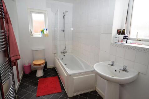 Bathroom.JPG
