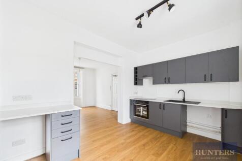 Kitchen / Dining Area
