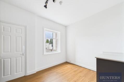 Kitchen / Dining Area