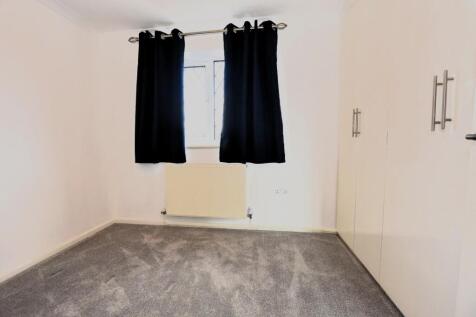 bedroom 2.JPG