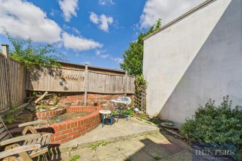 CAM02256G0-PR0387-STILL004.jpg
