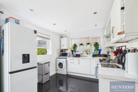 Kitchen / Dining Area