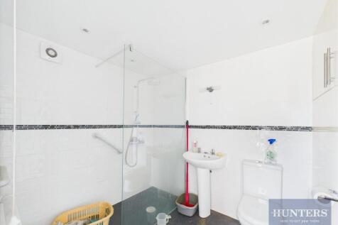 Bathroom (Ground Floor)