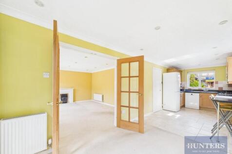 Kitchen / Dining Area