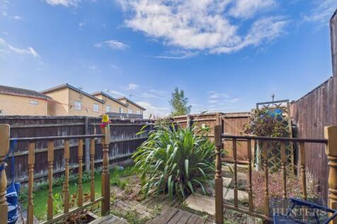 CAM02256G0-PR0404-STILL005.jpg