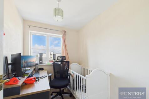 CAM02256G0-PR0404-STILL009.jpg