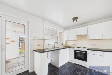 KITCHEN / BREAKFAST AREA