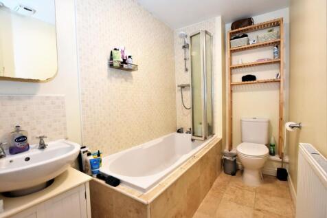 Bathroom.JPG