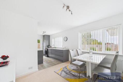 Kitchen / Dining Area