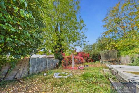 CAM02256G0-PR0417-STILL012.jpg