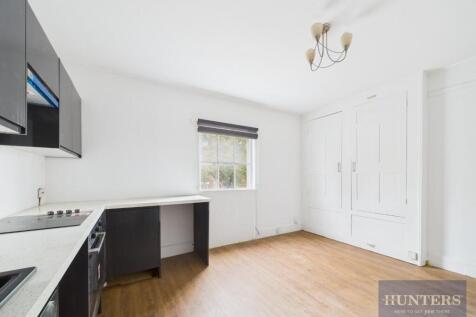 Kitchen / Living Area