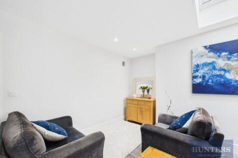 Kitchen / Dining Area