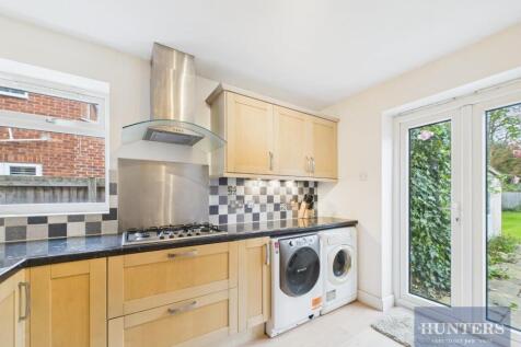 Kitchen / Breakfast Area