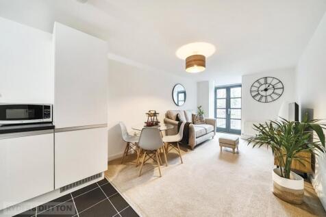 Kitchen/ Lounge