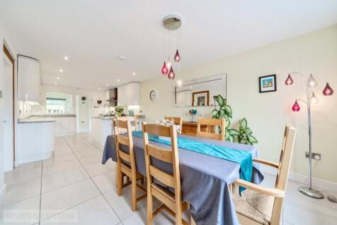 Dining/Kitchen