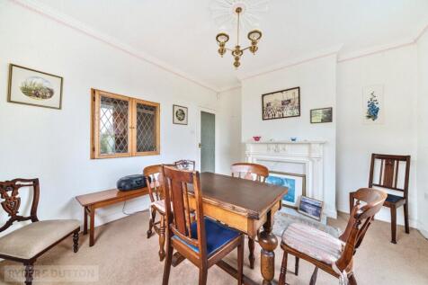 Bedroom/Dining Room