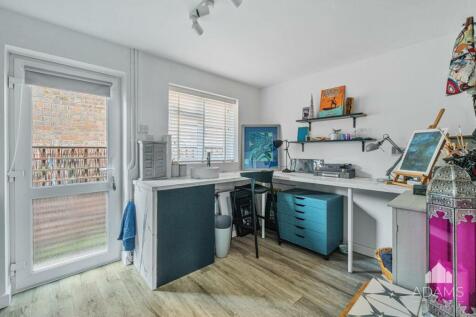 Utility/Studio