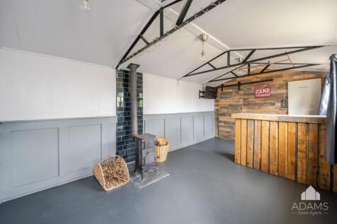 Garage/Workshop