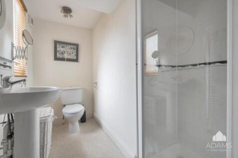 Ensuite to Bedroom 2
