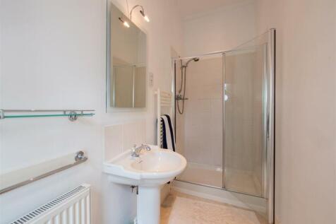 Bed 1 En suite